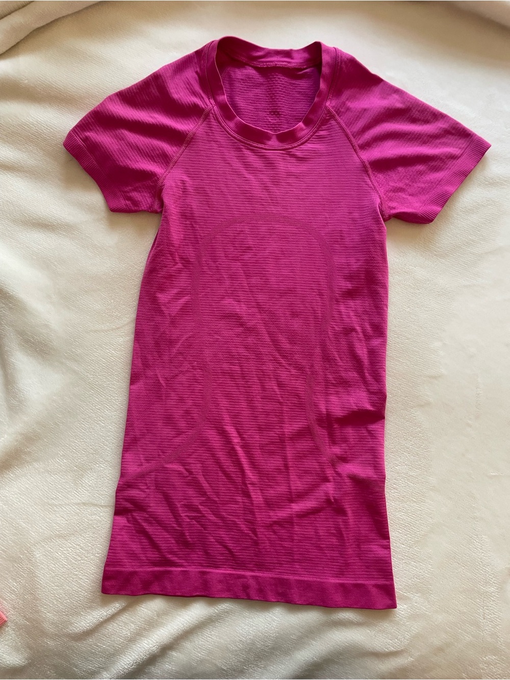 Lululemon Women’s Swiftly Tech Crewneck Top - Fuchsia Pink